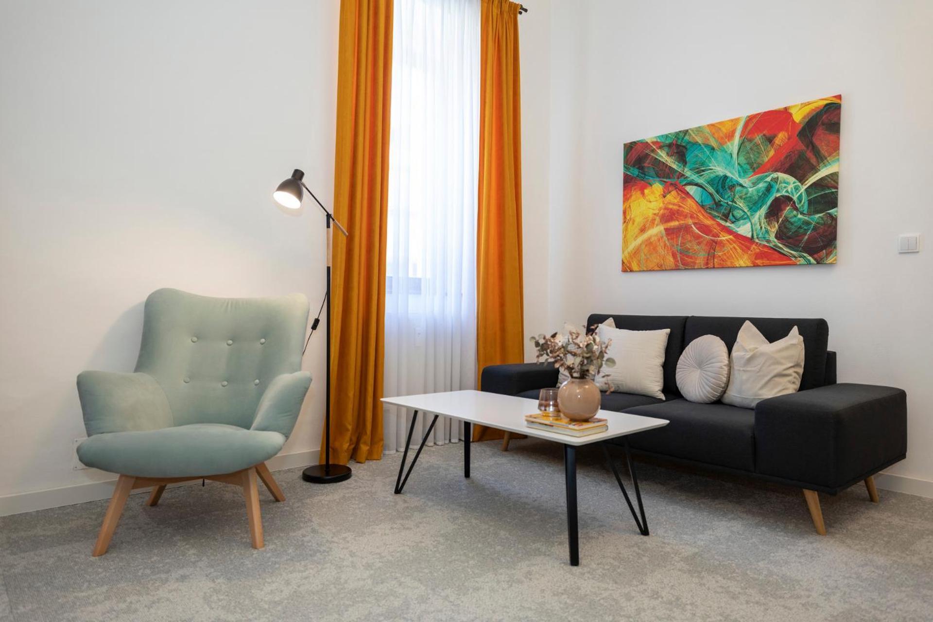 Alure Residences 10 - 24H Self Check-In & Private Parking Next To The Apartment Building Included, City Center Right On Snp Square In A Quiet Passage, New Building, Best Deal In Town Besztercebánya Kültér fotó